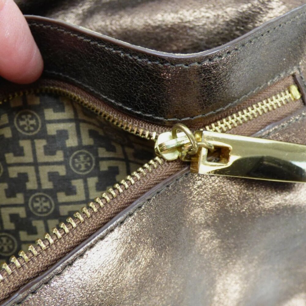 Tory Burch Metallic Leather Reva Clutch - Picture 6 of 7